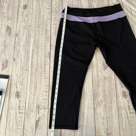 Lululemon Women's Black Hi Waisted Cropped Leggings No Tags. See Dimensions - Picture 5 of 8
